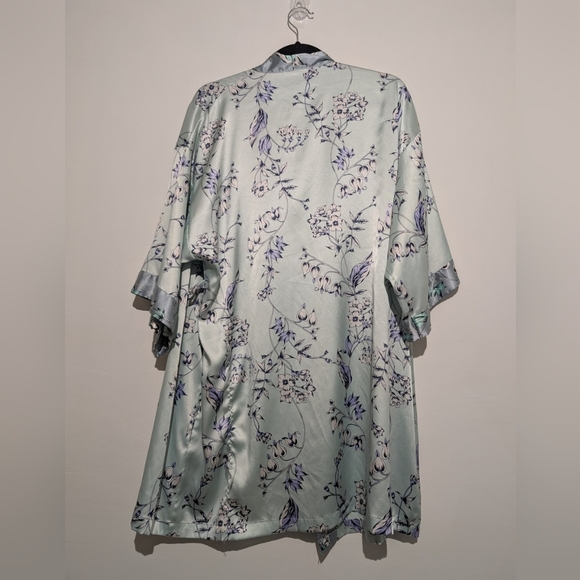Victoria's Secret Light Aqua Floral Kimono Robe - Picture 6 of 7